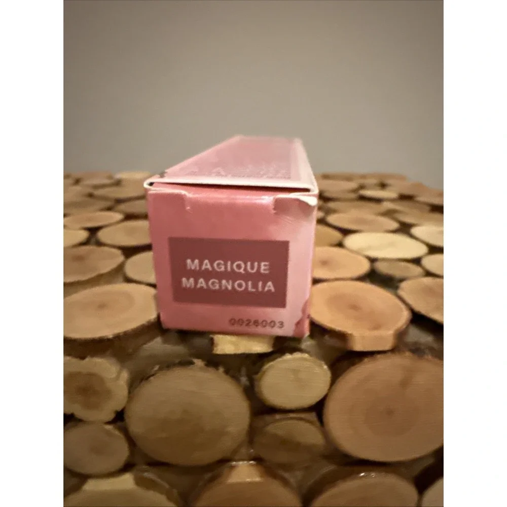 MALLY XO ~ DELICATE DAYDREAMS MATTE‎ LIP VEIL ~ MAGIQUE MAGNOLIA ~ 0.12 OZ